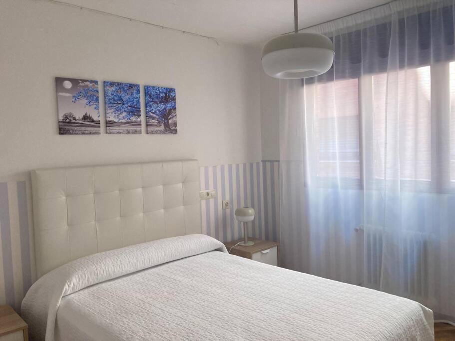 Centrico Apartamento De 2 Habitaciones By Bebalmy Oviedo Exterior photo